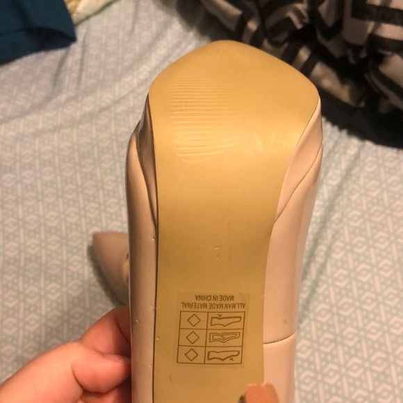 Heels - Picture 3 of 3